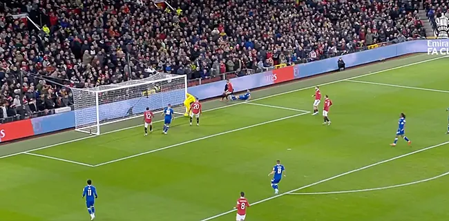De Gea maakt zich belachelijk met gruwelijke blunder