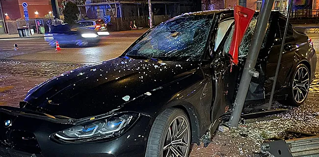 Ex-smaakmaker JPL knalt op bushokje in illegale straatrace