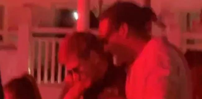 De Bruyne gaat los op Ibiza samen met ... Van Dijk