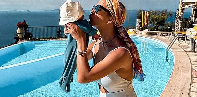 Kat Kerkhofs straalt in badpak met zoontje Ciro Romeo  