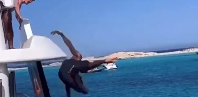 Stunt loopt fout: Mata mag van geluk spreken op Ibiza
