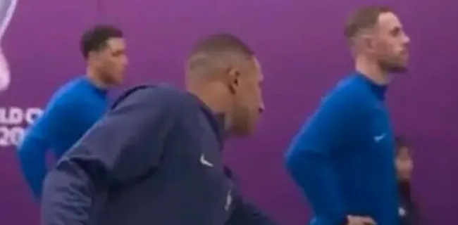 Nieuwe beelden: Engelsen bezorgen Mbappé pijnlijk momentje