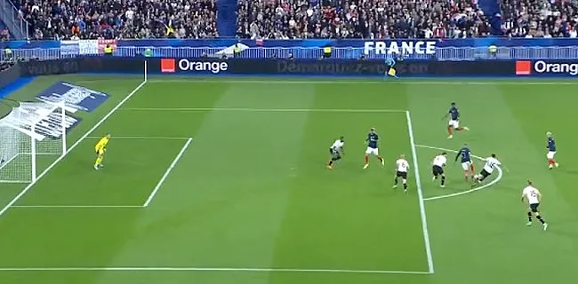 Mbappé speelt tegenstander eigenhandig op hoopje