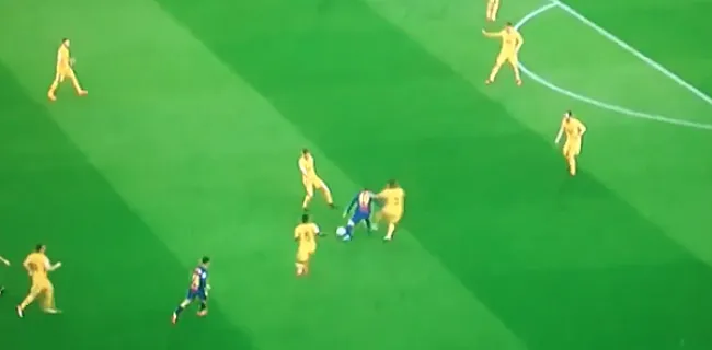 Fenomeen! Messi zet drie tegenstanders tegelijk in de wind
