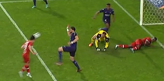 Ref. Dep: goal Antwerp terecht afgekeurd, geen penalty Club