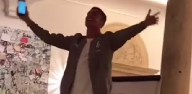 Video: Ronaldo gaat helemaal los voor Juventus-ploegmaats