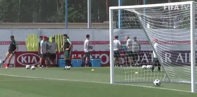Video: Ronaldo pakt stevig uit op training Portugal