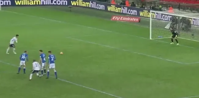 Huh?! Videoref zorgt voor bizarre taferelen bij Tottenham