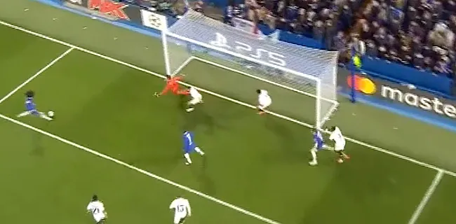 Courtois verstomt heel Europa met sensationele actie