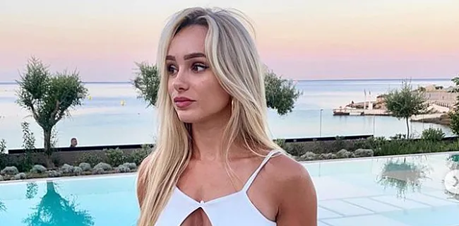 Amy Sonck zet bloedheet Griekenland in lichterlaaie met deze foto