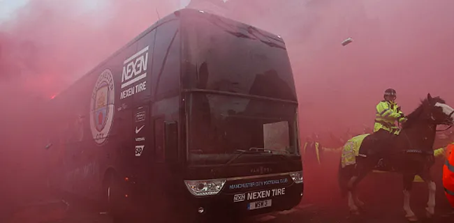 Video: LFC-fans nemen spelersbus City zwaar onder handen