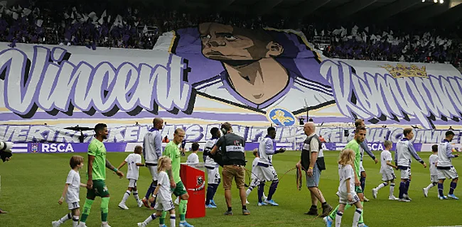 Anderlecht-fans verwelkomen Kompany met fraaie tifo 