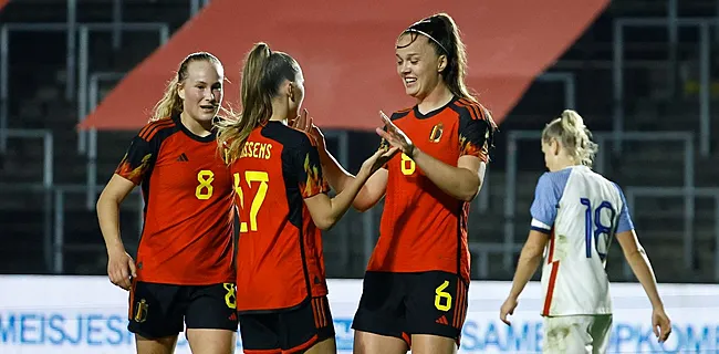 Dé stunt van het jaar: iedereen achter de Red Flames