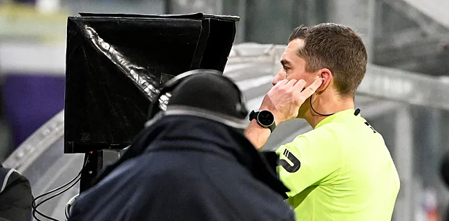 Ex-ref doet boekje open: 