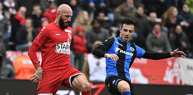 Huh?! Van Damme pakt geel op wel erg vreemde manier