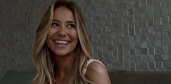 Celine Van Ouytsel prikkelt Antwerp-aanhang met zwoele boodschap