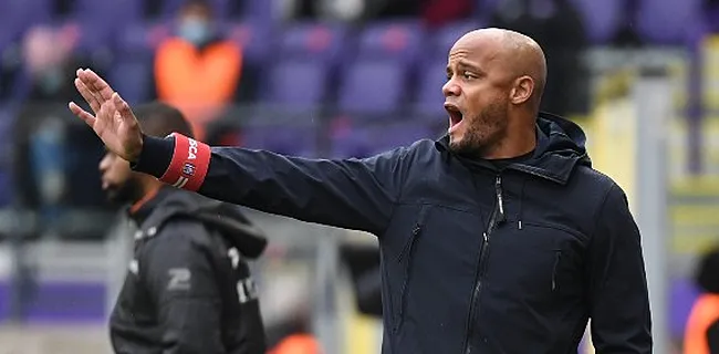 Kompany dribbelt De Bilde met vraag over Man City