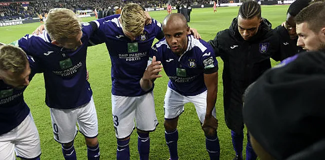 Verliest Kompany grip op kleedkamer?: 