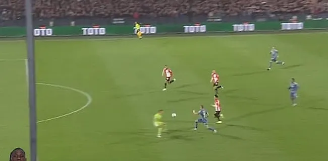 Godts en Ajax lachen in Klassieker na gruwelijke blunders