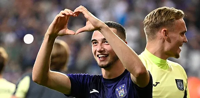 Debast reageert vanop vliegtuig op Duivels-selectie