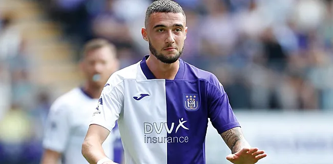 'Twee extra clubs manifesteren zich voor Debast'