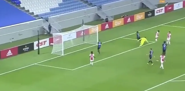Ajax speelt Club Brugge op een hoopje met héérlijke goal 🎥