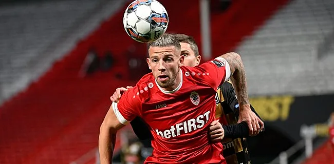 Alderweireld genadeloos onderuit gehaald na wanpartij