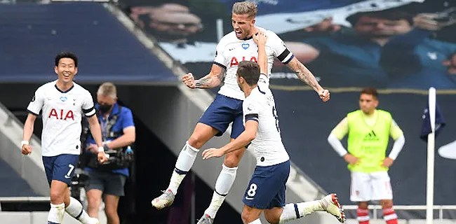'Alderweireld gearriveerd in Doha en poseert al met sjaal van nieuwe club'
