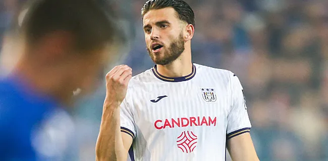 Hoedt hekelt spel AA Gent: 