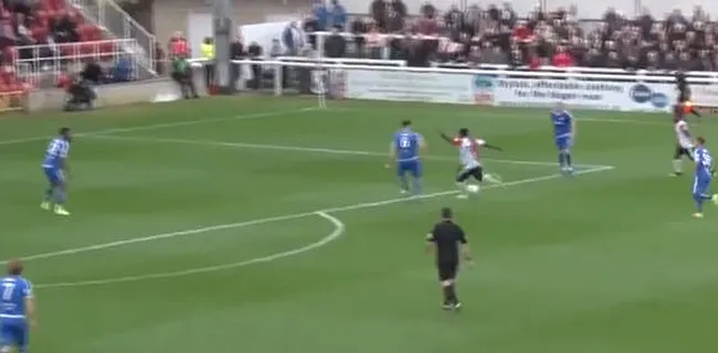 VIDEO: Debutant scoort wereldgoal in Engeland