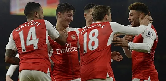 Spectaculair slot brengt Arsenal in zog van Chelsea