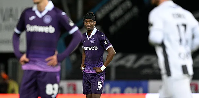 Anderlecht met billen bloot op Mambourg en lost rol bovenin