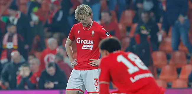 Standard nekt zichzelf: 