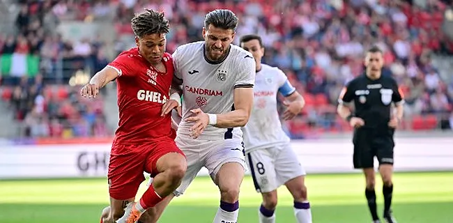 'Drie clubs in de running voor Benson'