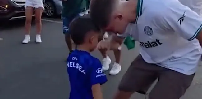Chelsea-fan (8) doet internet ontploffen na WK-clash