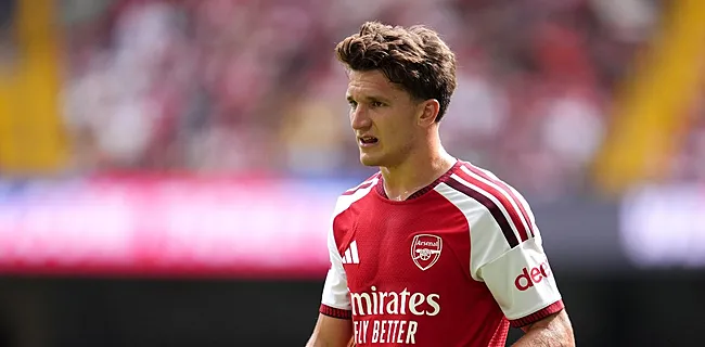 Fans Arsenal gaan los op Club Brugge bij PL-debuut Tzolis