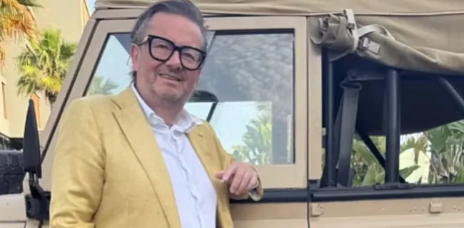 Wat Marc Coucke nu draagt in Ibiza, zag niemand aankomen