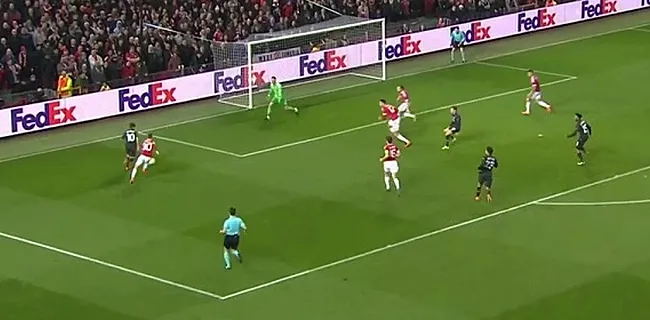 SUPER! Coutinho stuurt United-defensie het bos in en scoort