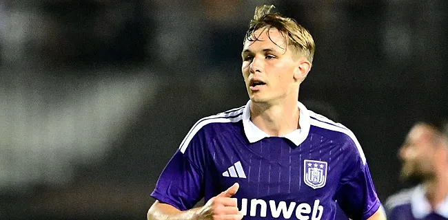 Drie wissels bij Anderlecht; Burgess toch fit bij AA Gent