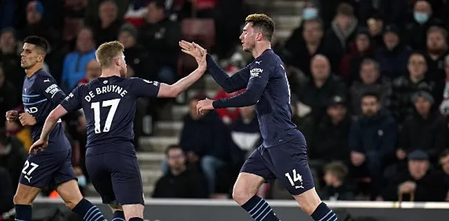 De Bruyne evenaart Beckham en redt punt voor Man City