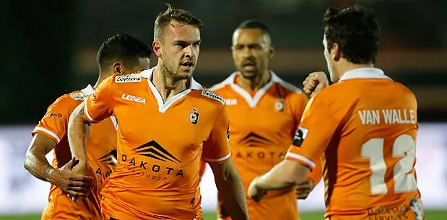 Deinze laat verdediger gaan en aast op spits