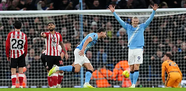Manchester City gooit titelstrijd weer helemaal open