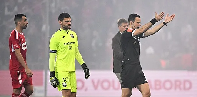 Match definitief gestaakt na wangedrag fans Anderlecht