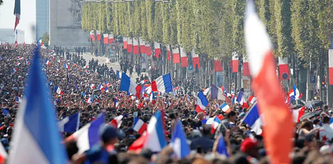 Frankrijk in extase bij thuiskomst Les Bleus: 