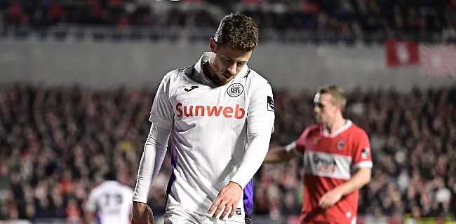 Anderlecht overklast op de Bosuil: één man krijgt volle laag