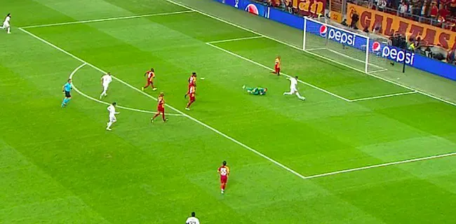 Misser Hazard gaat de wereld rond: 