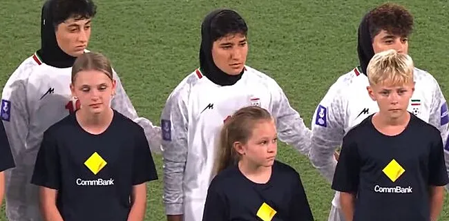 Iraanse voetbalvrouwen met statement tijdens volkslied