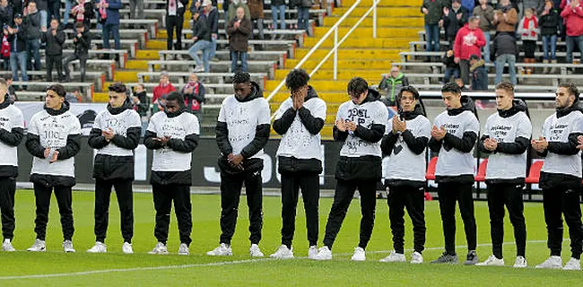 VIDEO: Antwerp met pakkend eerbetoon overleden jeugdspeler
