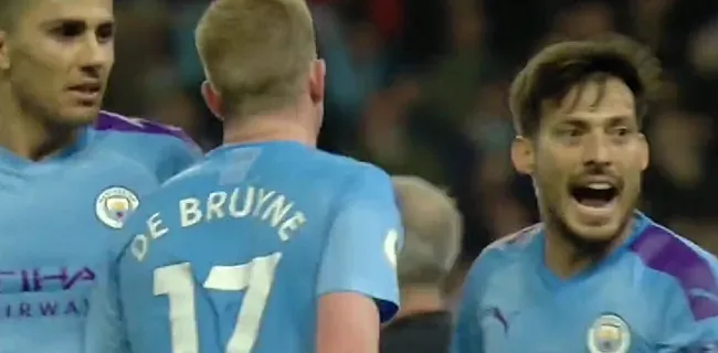 De Bruyne brengt Manchester City met gelukje langszij tegen Chelsea 🎥