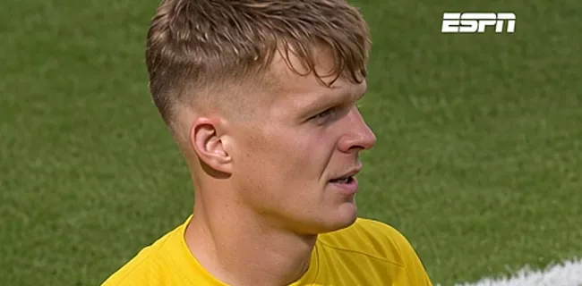 Pakkende beelden: Koeman Jr diep geraakt bij eerbetoon